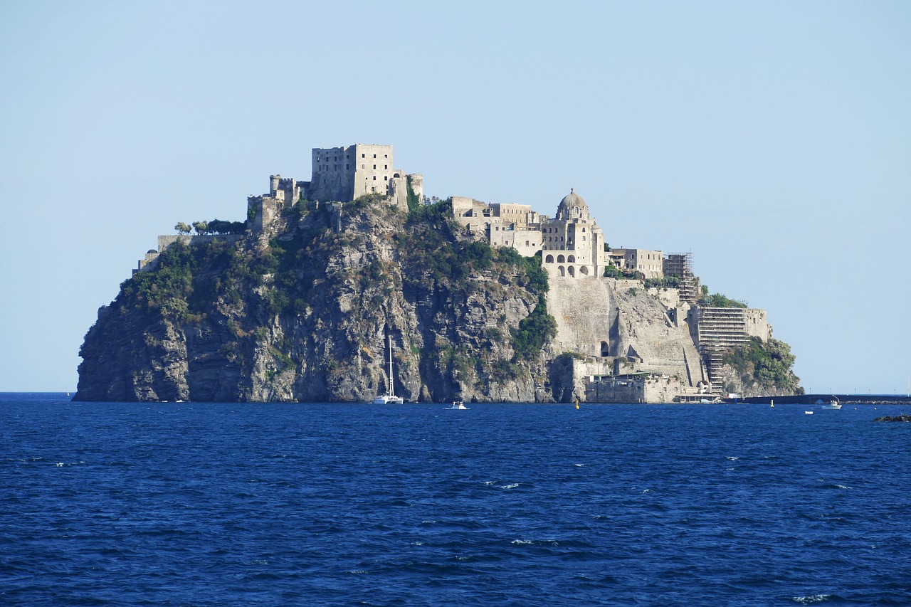 Corse per Ischia: Snav raddoppia i diretti nel week-end